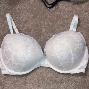 Victoria’s Secret Dream Angels white & cream all over lace Push Up Bra
